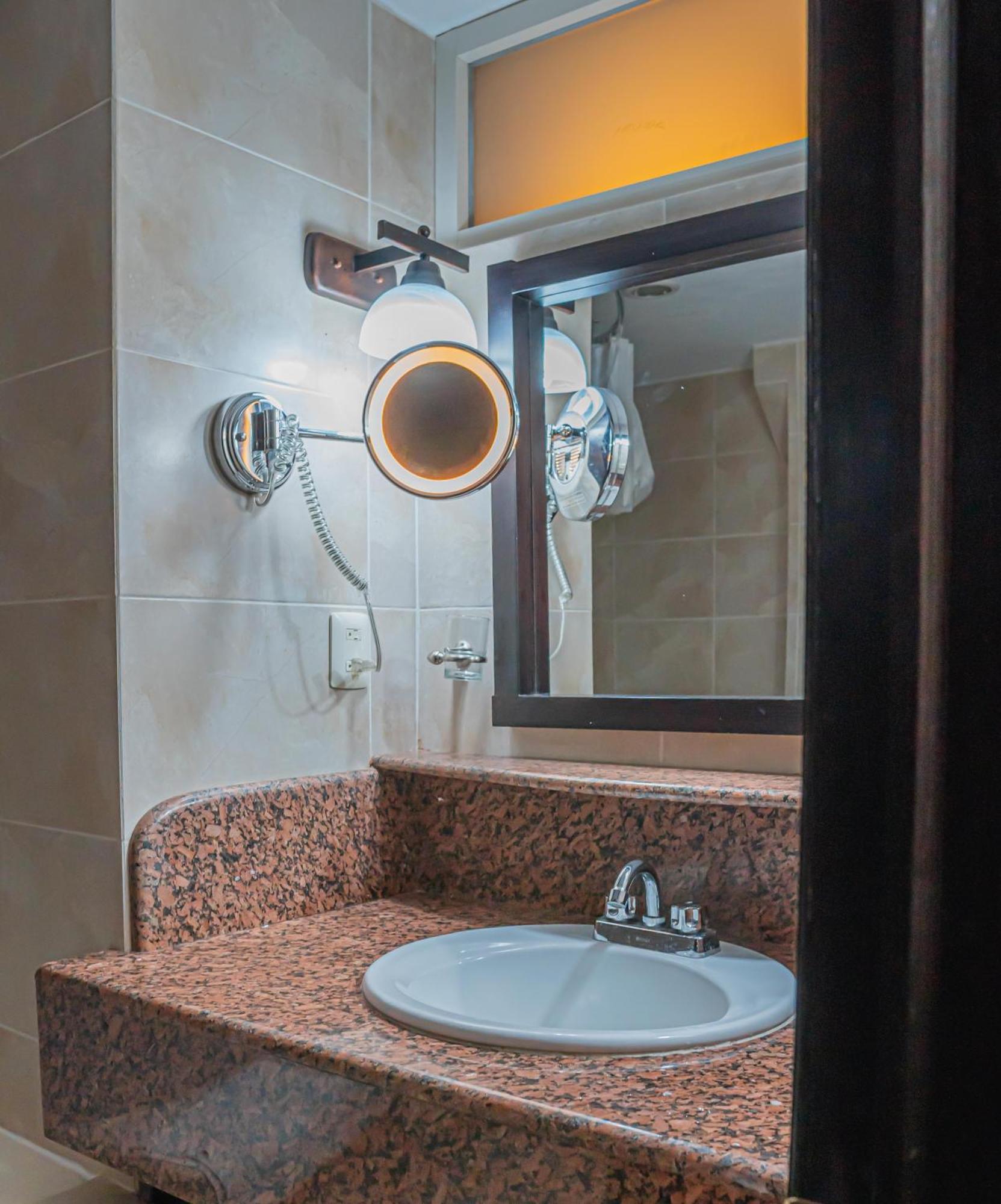 Hotel Zapotlan Ciudad Guzman Esterno foto