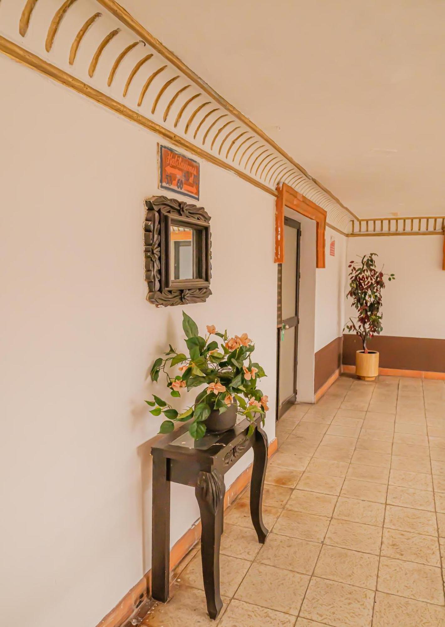 Hotel Zapotlan Ciudad Guzman Esterno foto