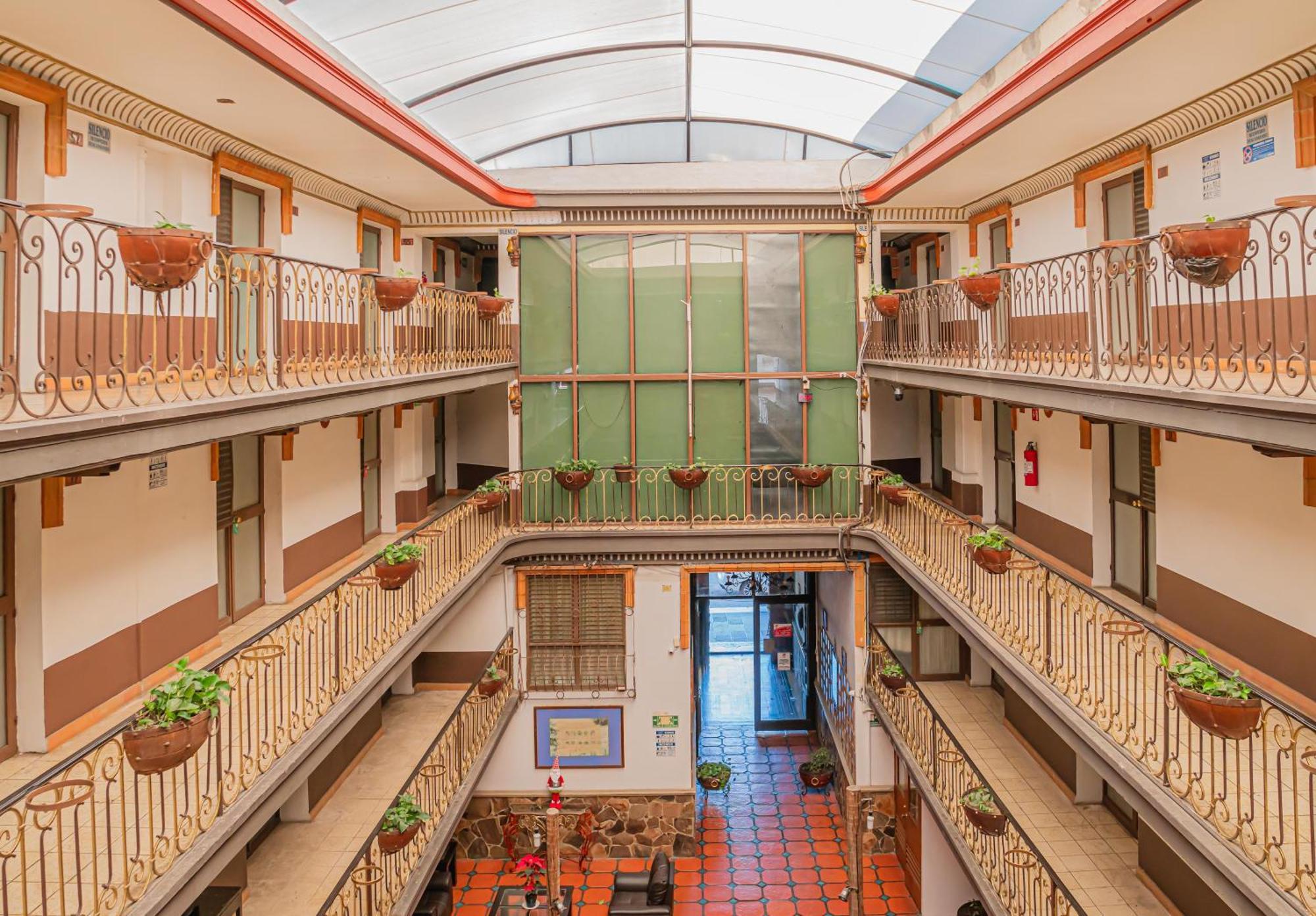 Hotel Zapotlan Ciudad Guzman Esterno foto