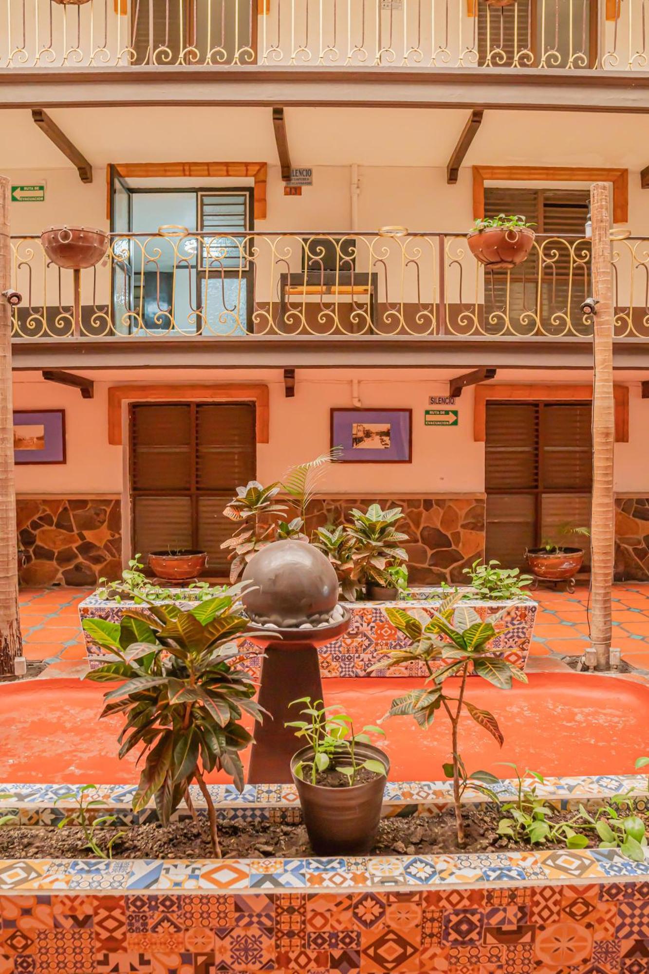 Hotel Zapotlan Ciudad Guzman Esterno foto