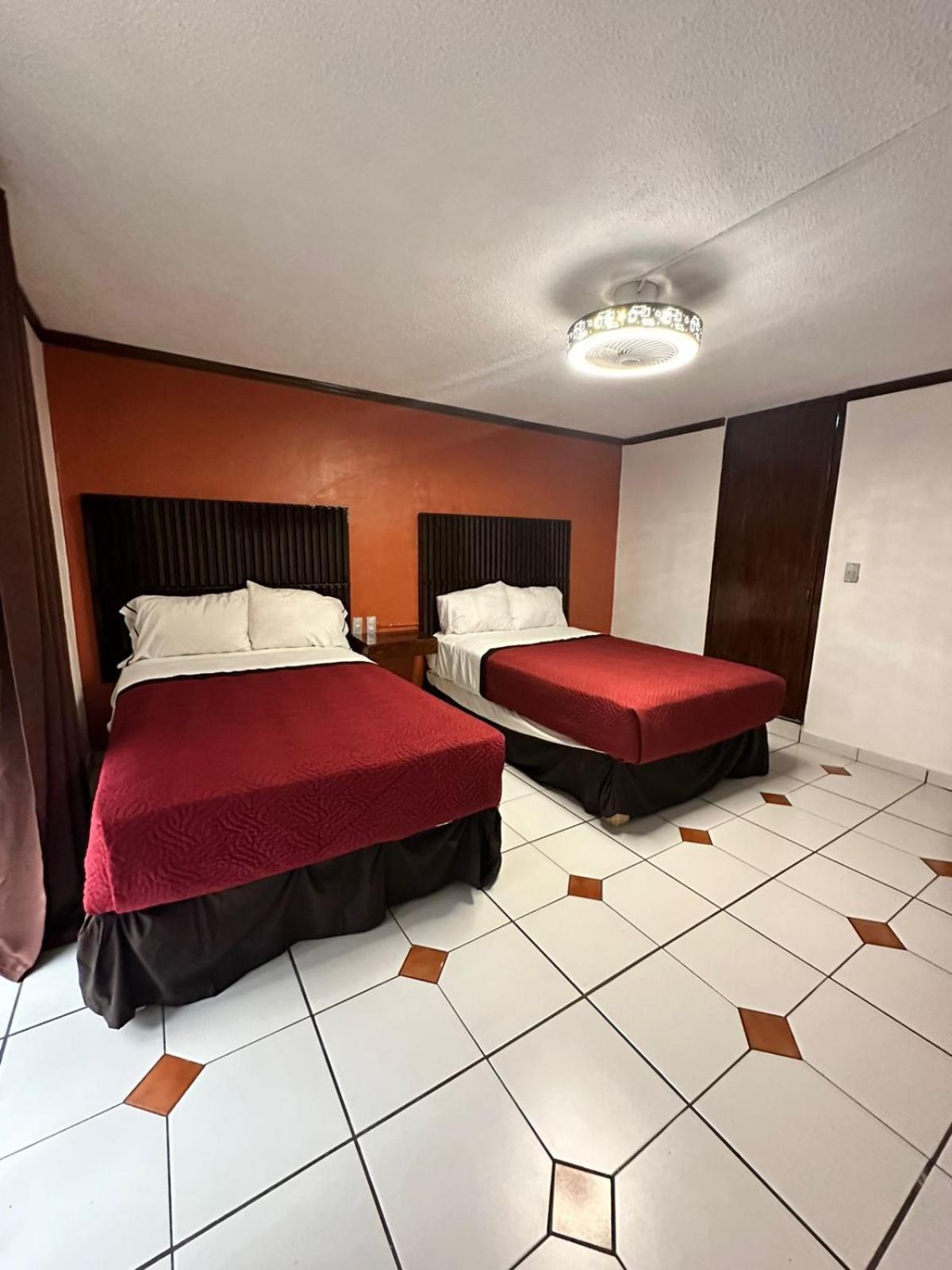 Hotel Zapotlan Ciudad Guzman Esterno foto